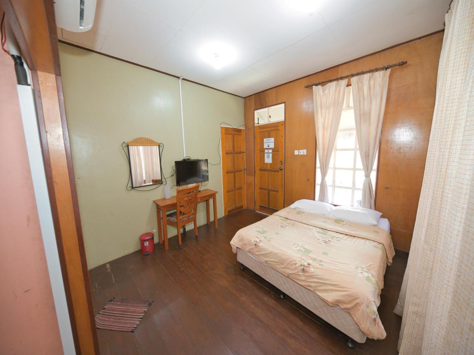Oyo 90968 Teratak Samuderakita, Chalet & Guesthouse Кампонг Гонг Бадак Экстерьер фото